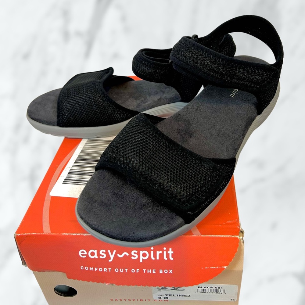 New Women's Easy Spirit Teline Round Toe Flat Casual Sandals / size 8M